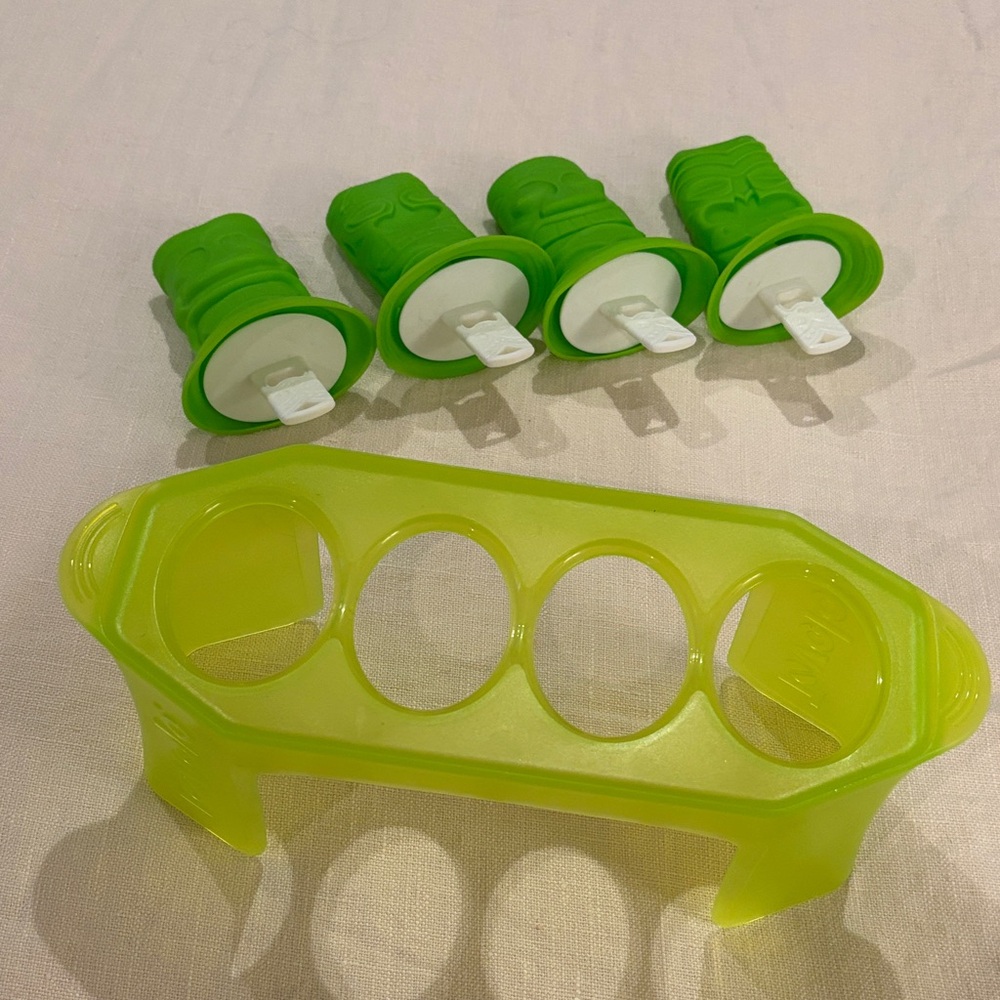 Tevolo Green Popsicle Mold Set with Stand